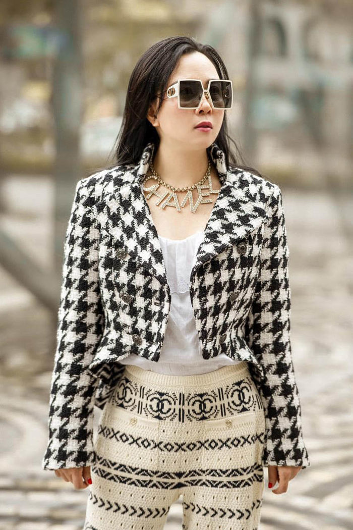 Phượng Chanel “định danh” hàng hiệu ở sơn móng