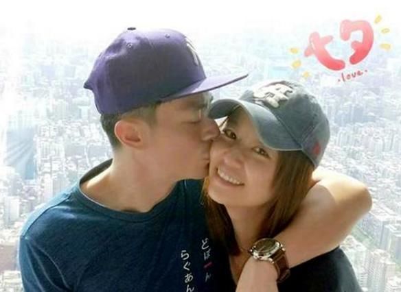 Tiệc mừng mời cả nội ngoại, Lâm Tâm Như xóa tin bất hòa với nhà chồng