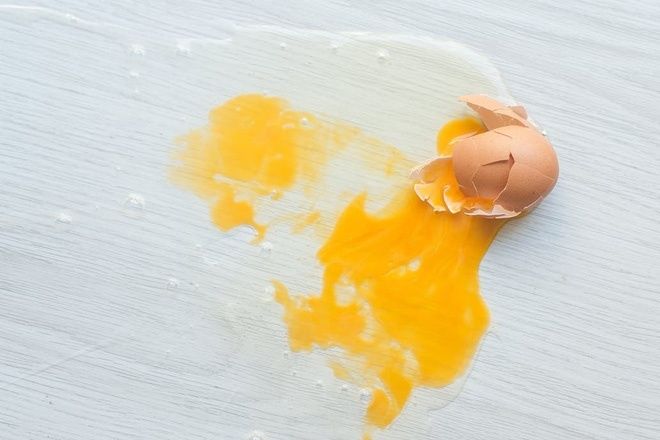 Mẹo vặt “chữa cháy” khi cần: Lấy dằm khỏi da, tưới cây dù chẳng ở nhà