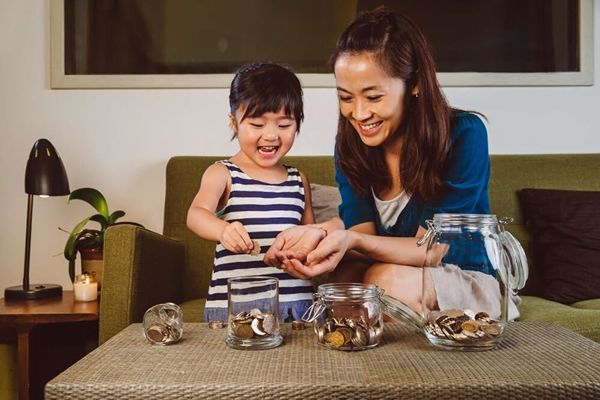 8 bí quyết dạy con thành tỉ phú: đừng nói ''Nhà mình không có tiền''