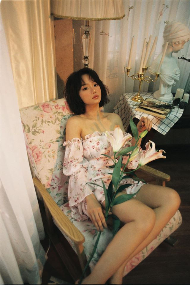 Sao Việt 26/6: Hari Won hiếm hoi diện bikini sexy