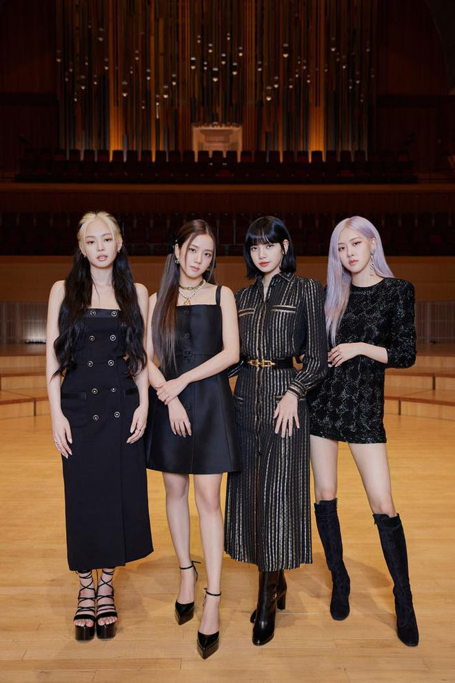 BLACKPINK để lộ thân hình gầy gò, mặt hốc hác khiến fan xót xa