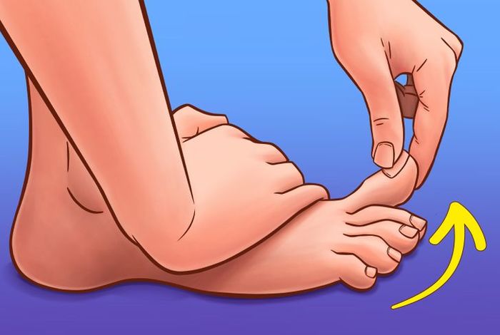 13 mẹo chữa bệnh không dùng thuốc: chườm đá vào bàn tay chữa đau răng