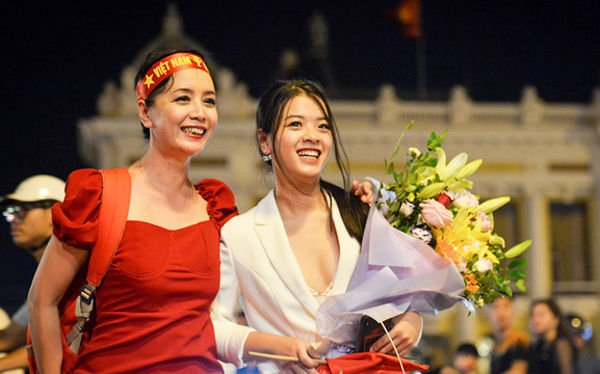 Con gái út NSƯT Chiều Xuân trưởng thành xinh đẹp từ The Voice Kids