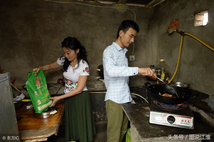 Mẹ đơn thân 48 tuổi quyết lấy trai trẻ kém 23 tuổi sau 2 tháng hẹn hò