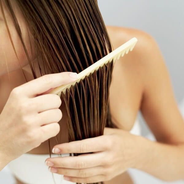 4 lỗi sai nhiều người mắc phải khiến tóc bị tổn thương
