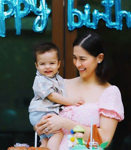 Ảnh sinh nhật 1 tuổi bé út nhà Mỹ nhân đẹp nhất Philippines gây sốt