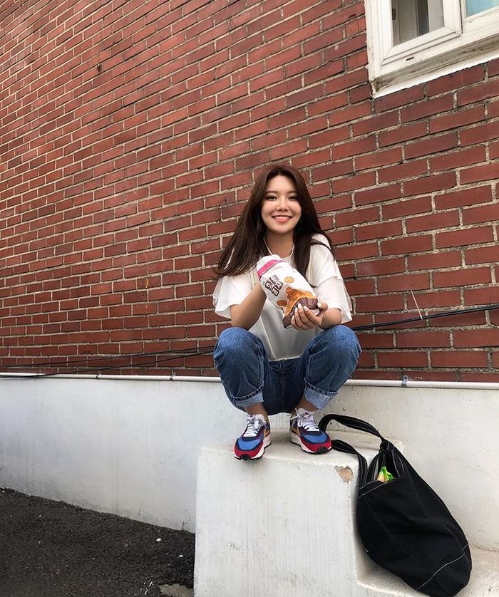 Diện jeans đỉnh như sao Hàn: Vừa “chanh sả” vừa “hack chân” điệu nghệ
