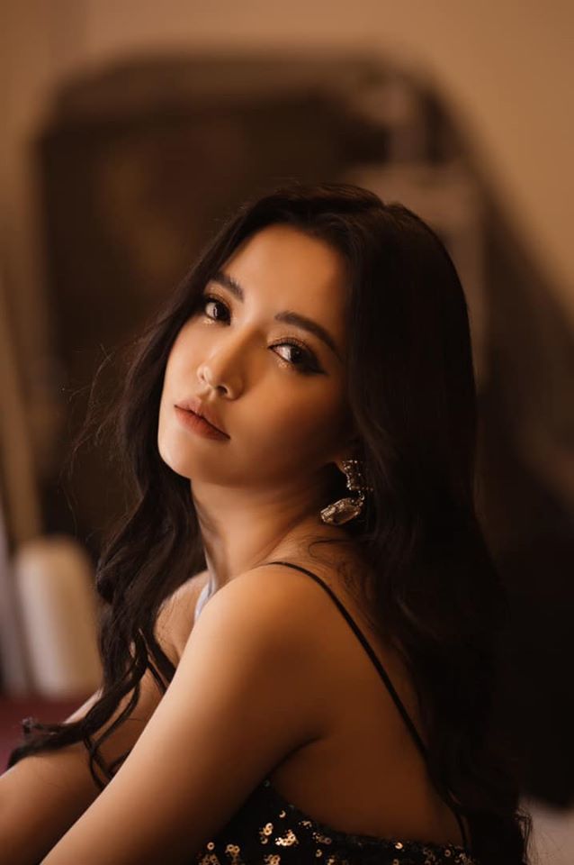 Bích Phương lột xác cả visual, body lẫn thần thái sau 10 năm đi hát
