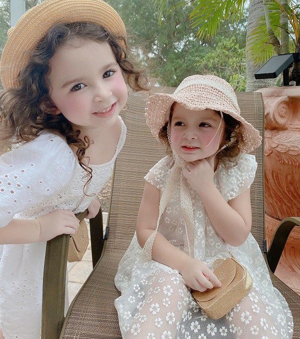 Thấy vợ Việt đẻ con quá xinh, chồng Tây đòi thuê ngay vệ sĩ
