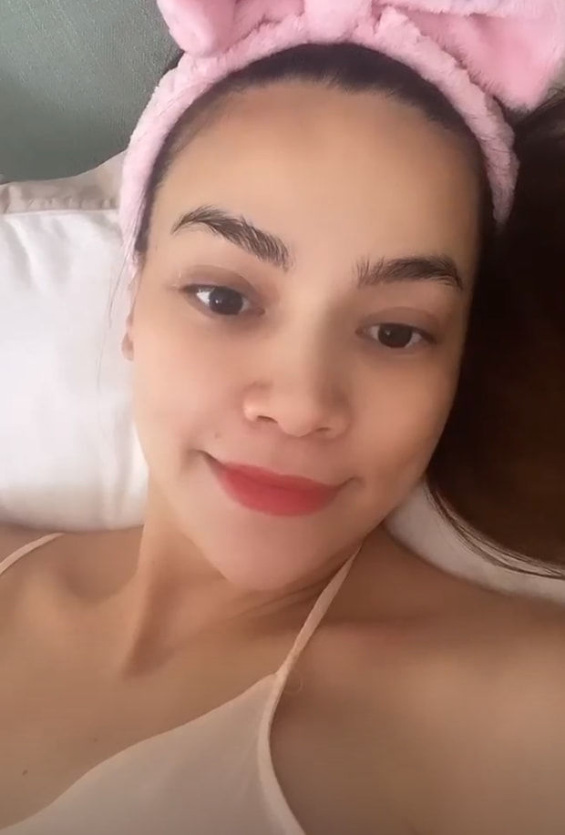 Sao Việt 26/6: Hari Won hiếm hoi diện bikini sexy