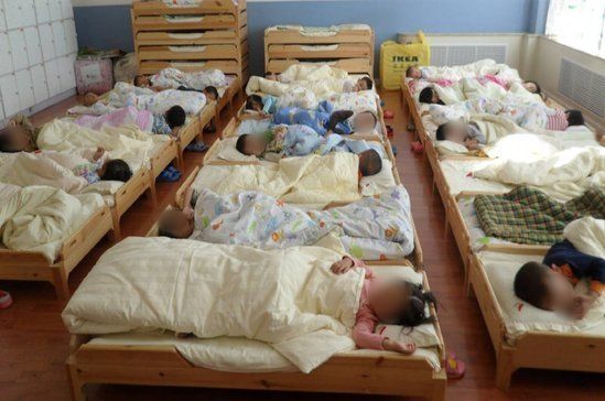 Bé 5 tuổi qua đời đột ngột, BS nhắc: Đừng bắt trẻ ăn xong ngủ ngay