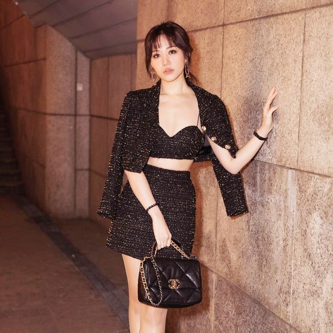 Lóa mắt trước BST túi xách hàng hiệu của Hari Won