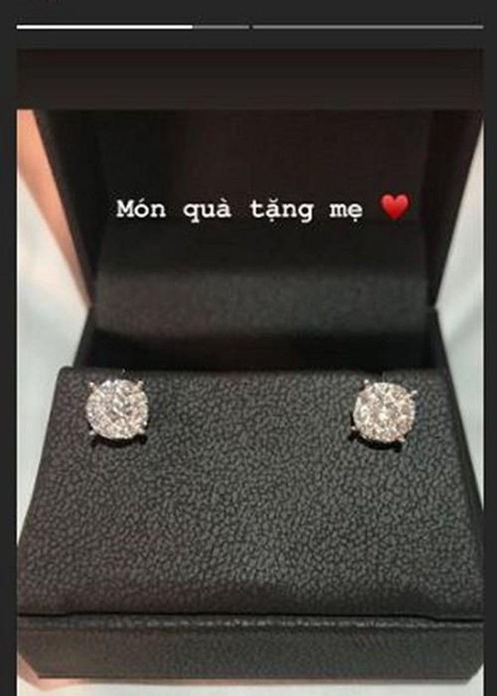 Sang chảnh như Phạm Hương: Chi đến gần nửa tỷ mua đồ hiệu tặng mẹ
