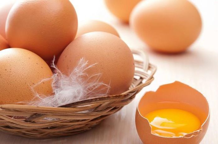 3 cách triệt tiêu mụn đầu đen với trứng gà: Dễ nhất là lăn trứng gà