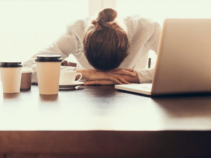 Mất ngủ hoặc ngủ ít có thể khiến nguy cơ tăng cân càng cao