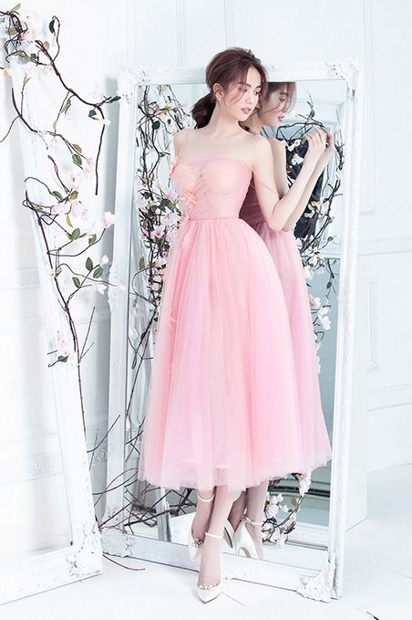 Chán hở bạo, Ngọc Trinh đổi hình tượng nàng thơ với váy công chúa