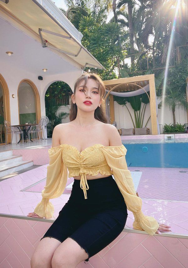 Cao 1m55, Sĩ Thanh vẫn sexy bất chấp nhờ body tỷ lệ vàng, ăn mặc có gu