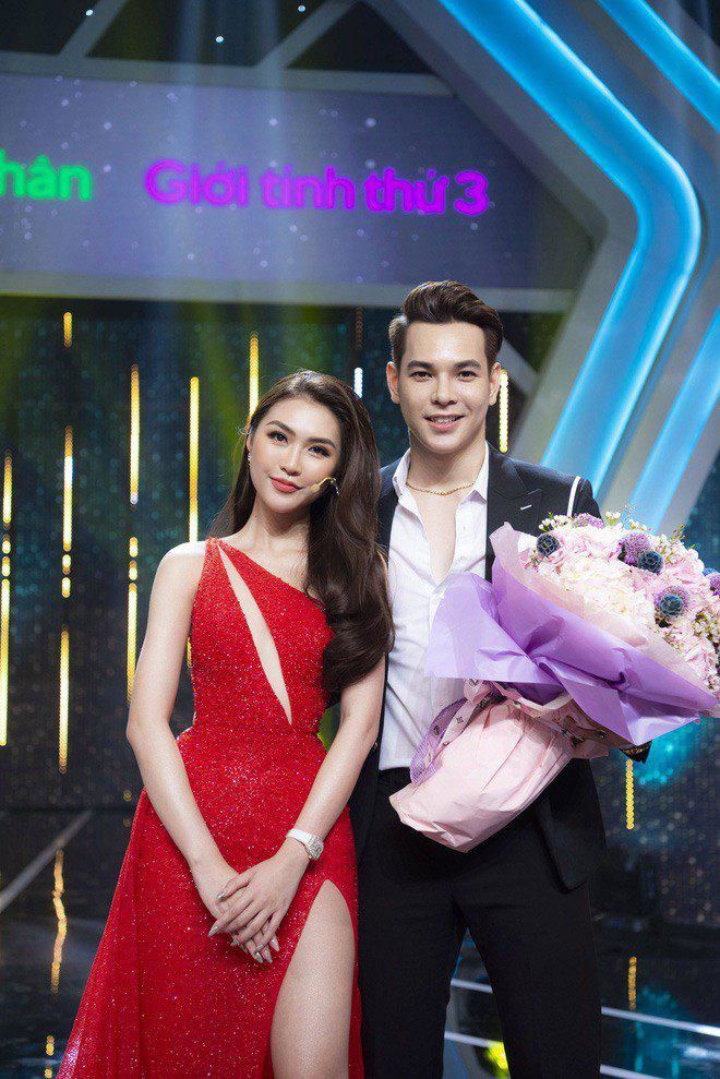 “Chuyện tình bãi xe” của NALA: Người chia tay, người sẵn sàng hẹn hò