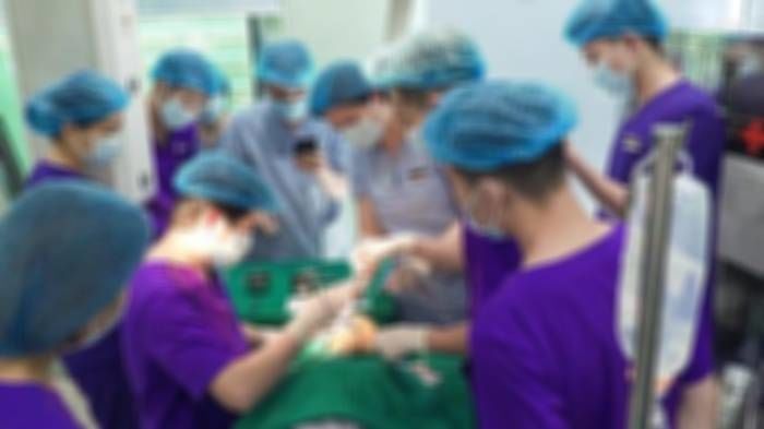 Cô gái mang cả tháng lương thực hiện ước mơ có khuôn mặt bình thường