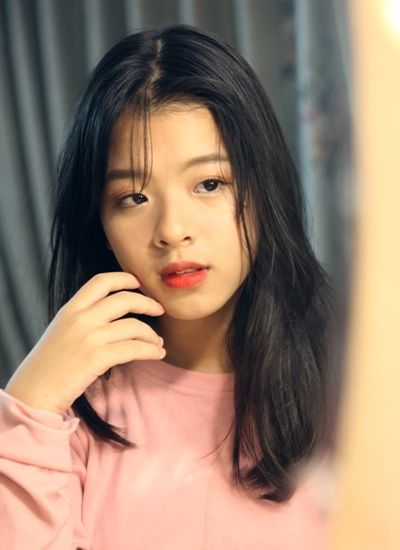 Con gái út NSƯT Chiều Xuân trưởng thành xinh đẹp từ The Voice Kids