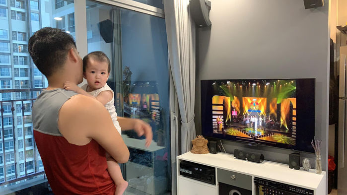 Con gái Lê Phương mới 9 tháng tuổi đã cao vượt chuẩn