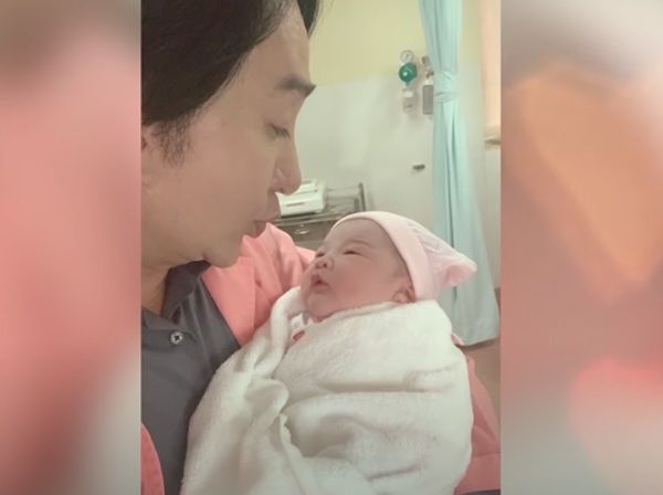 Con gái NS cải lương Kim Tử Long hài hước kể chuyện bầu bí, đi đẻ