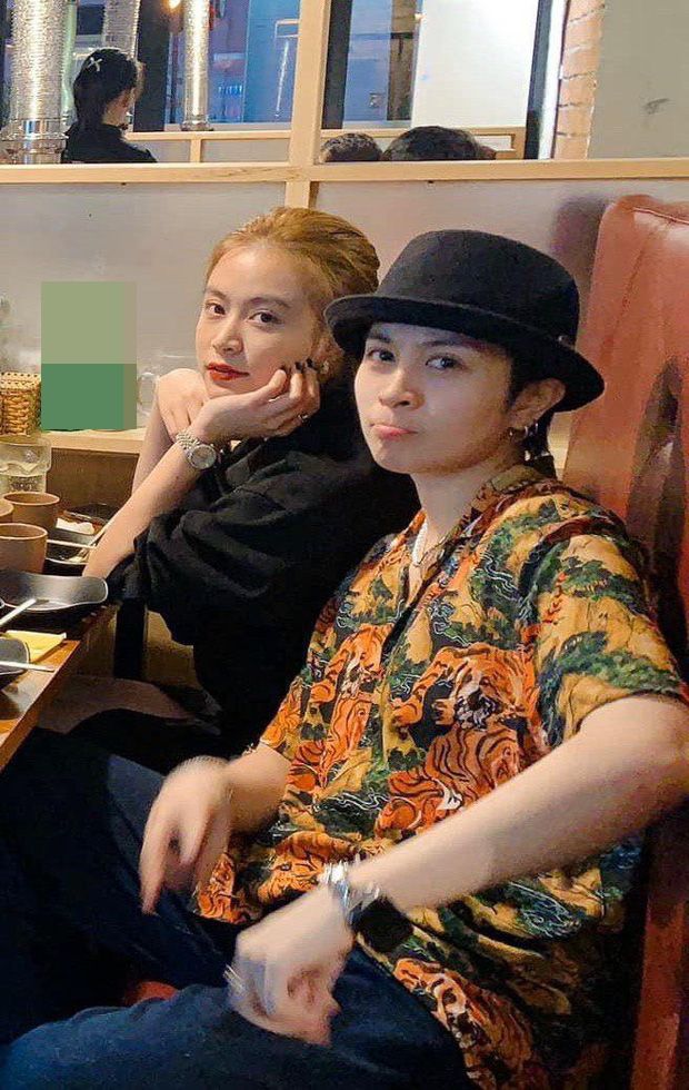 Công khai ngồi cạnh, Gil Lê - Thùy Linh như ngầm thừa nhận tình cảm