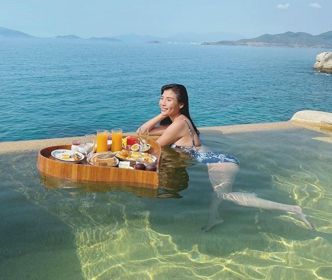 Vợ Ưng Hoàng Phúc, Lương Thế Thành có gu ăn mặc quyến rũ sau sinh