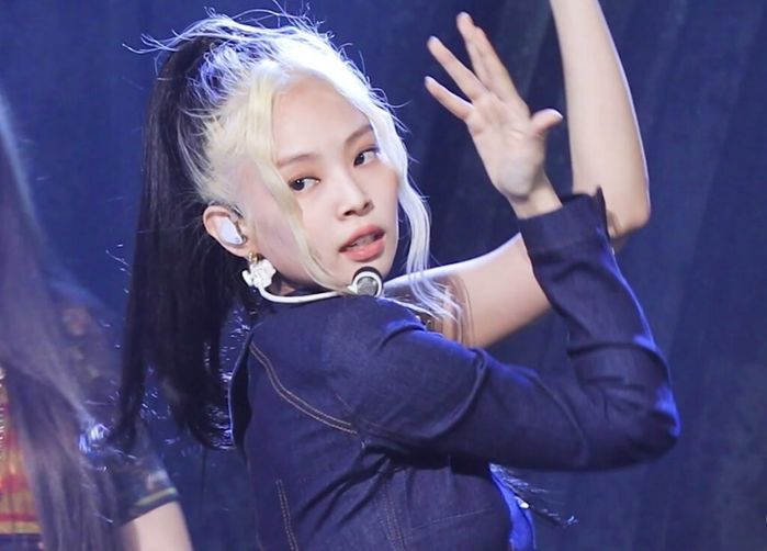 BLACKPINK để lộ thân hình gầy gò, mặt hốc hác khiến fan xót xa