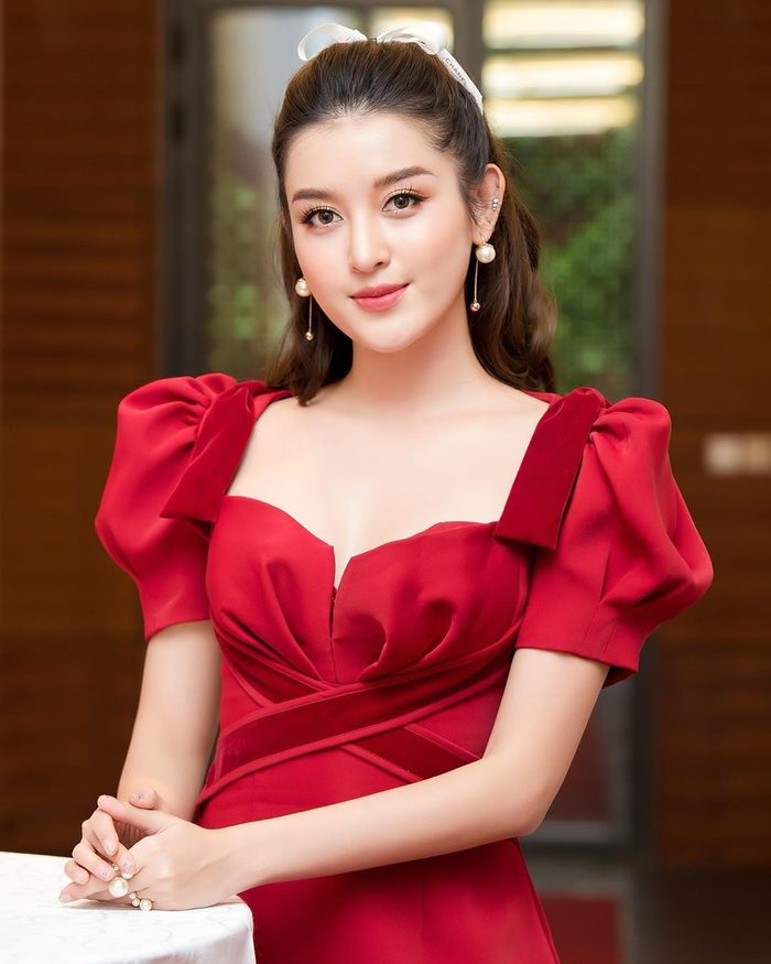Lỡ xài mỹ phẩm quá hạn tận 1 năm, Á hậu Huyền My khiến fan lo sốt vó