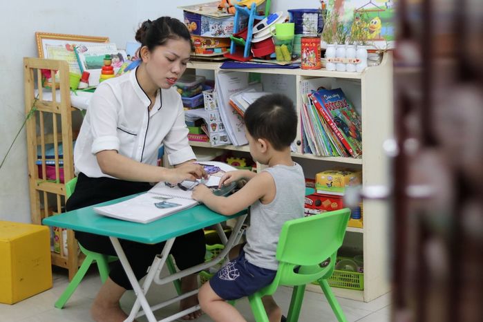 Xúc động câu chuyện vượt khó, mở trường cho trẻ tự kỷ của cô giáo trẻ