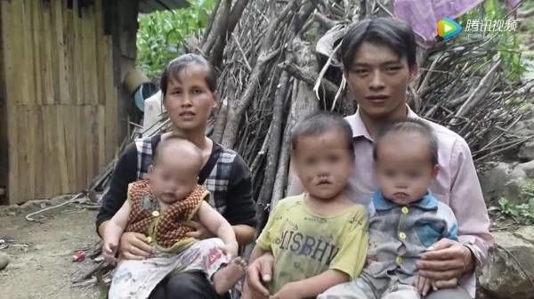 Gia đình nghèo sinh liên tục 10 đứa con, sống dựa vào lương thợ xây