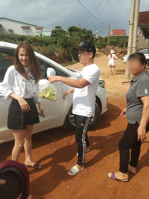 Giàu nứt đố đổ vách Trường Giang, Hoài Linh vẫn quen lối sống giản dị