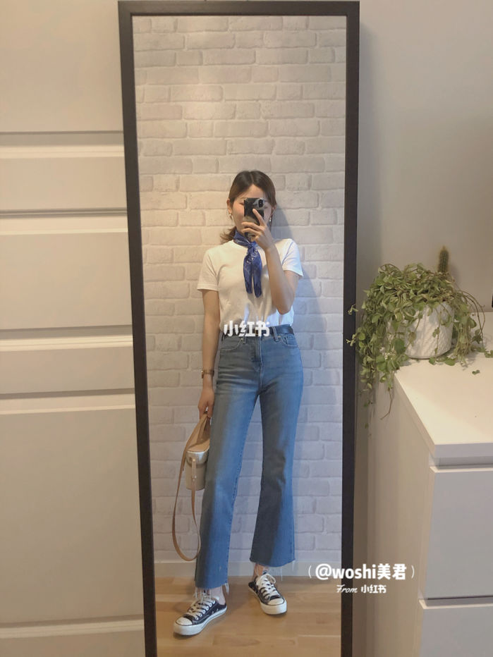 1001 cách mix đồ với áo phông trắng: Phối với short jean trắng