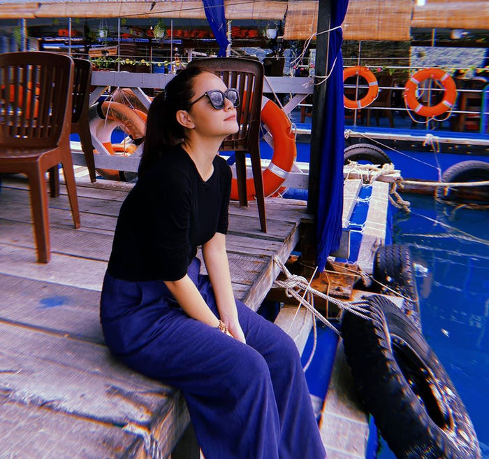 Sao Việt 26/6: Hari Won hiếm hoi diện bikini sexy