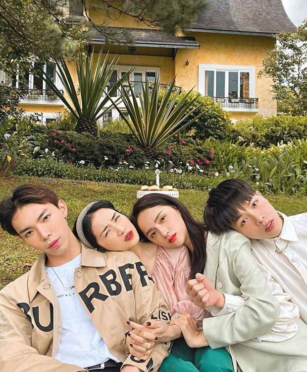 Hoa dâm bụt kết nạp Hương Giang, trò lầy lội chỉ tăng chứ không giảm
