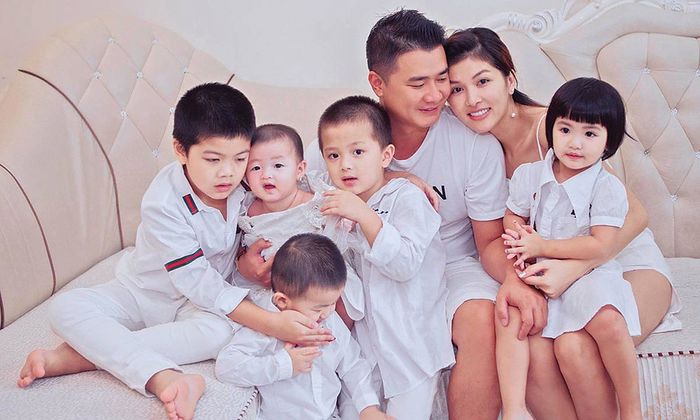 Hồ Oanh Yến - Hoa hậu sinh 6 đứa vẫn chưa 1 lần mặc váy cưới