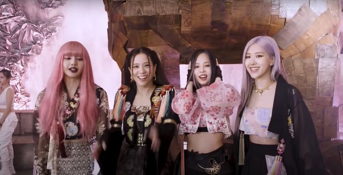 Idol Kpop diện style Hanbok cách tân: BLACKPINK thu hút, OMG nữ tính