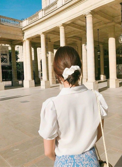 Loạt phụ kiện xưa cũ bỗng lên ngôi: Chun buộc tóc vải, cặp tóc ngang