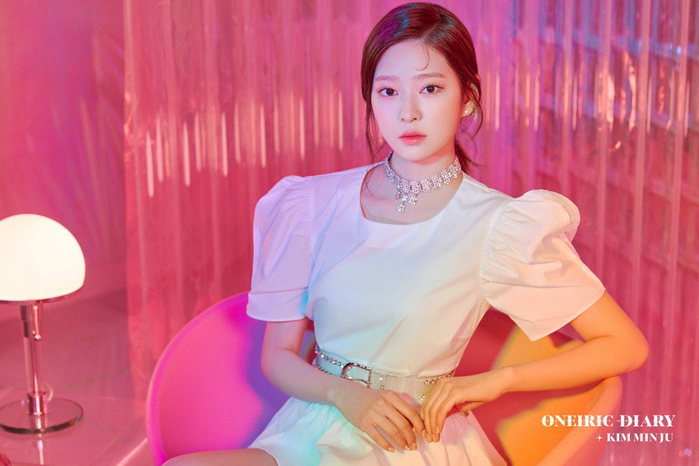 Chị em sinh đôi Tzuyu, Minju lần đầu đứng chung khung hình gây sốt