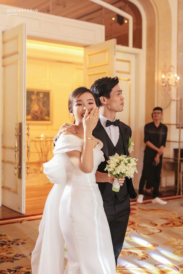 Khoảnh khắc đẹp trong đám hỏi Công Phượng: Có nụ cười và cả nước mắt