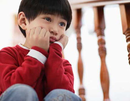 Nhà tâm lý học Reznick: 3 lý do không nên hôn môi trẻ