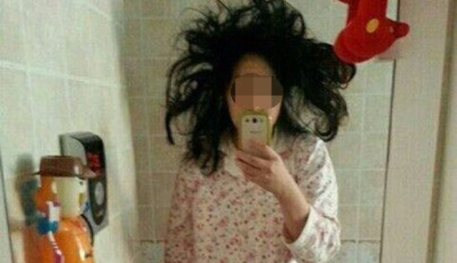 Không gội đầu 1 tháng sau sinh, da đầu mẹ trẻ nhớp, ngứa như kiến bò