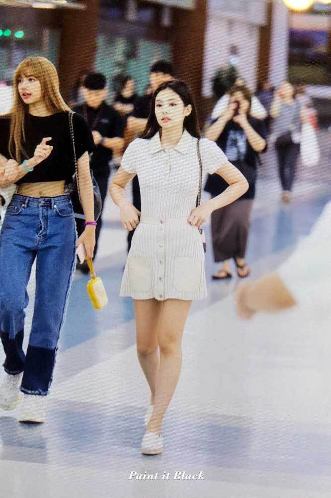 Kim Yoo Jung ngày càng lột xác xinh đẹp, đụng hàng vẫn lấn át Jennie