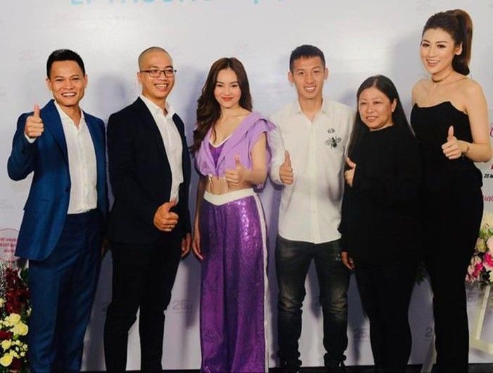 Lan Ngọc lần đầu bị chê sến toàn tập khi diện đồ tím đi sự kiện