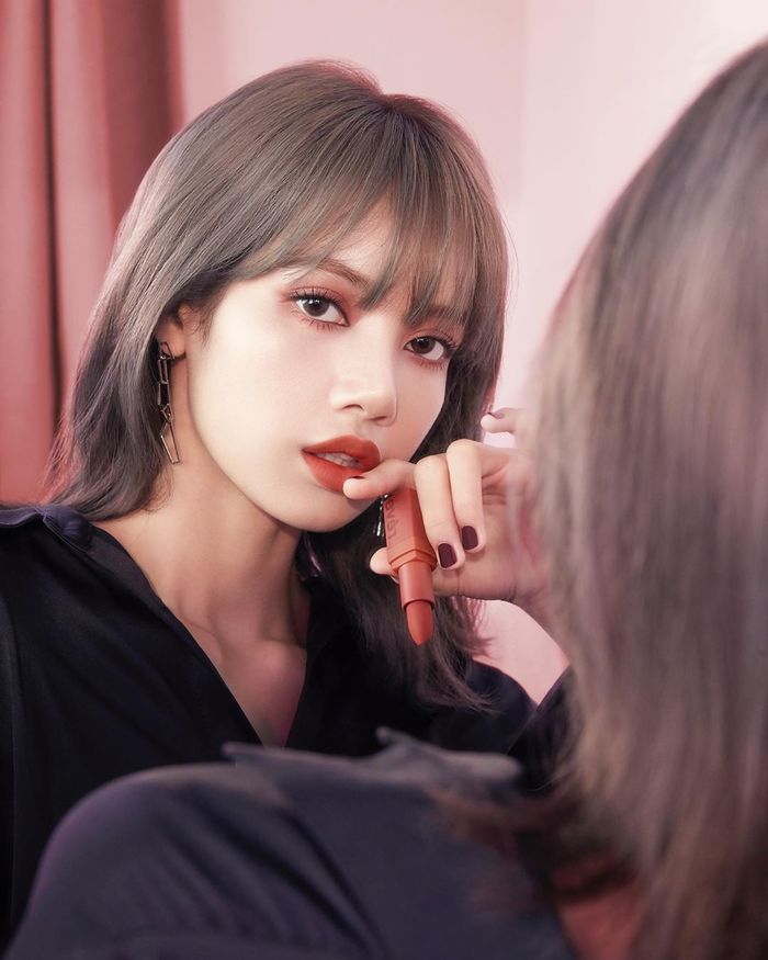 Lisa bị quản lý thân cận lừa tiền gần 20 tỷ đồng