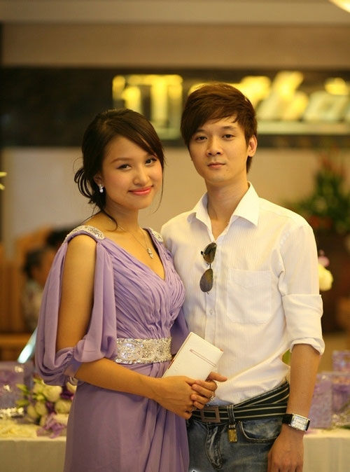 Nghi vấn MC Vân Hugo đang mang thai với chồng sắp cưới