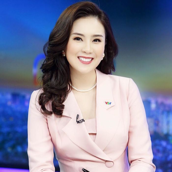 Ngọc nữ thời tiết nhà đài Mai Ngọc, là hình mẫu thời trang lý tưởng