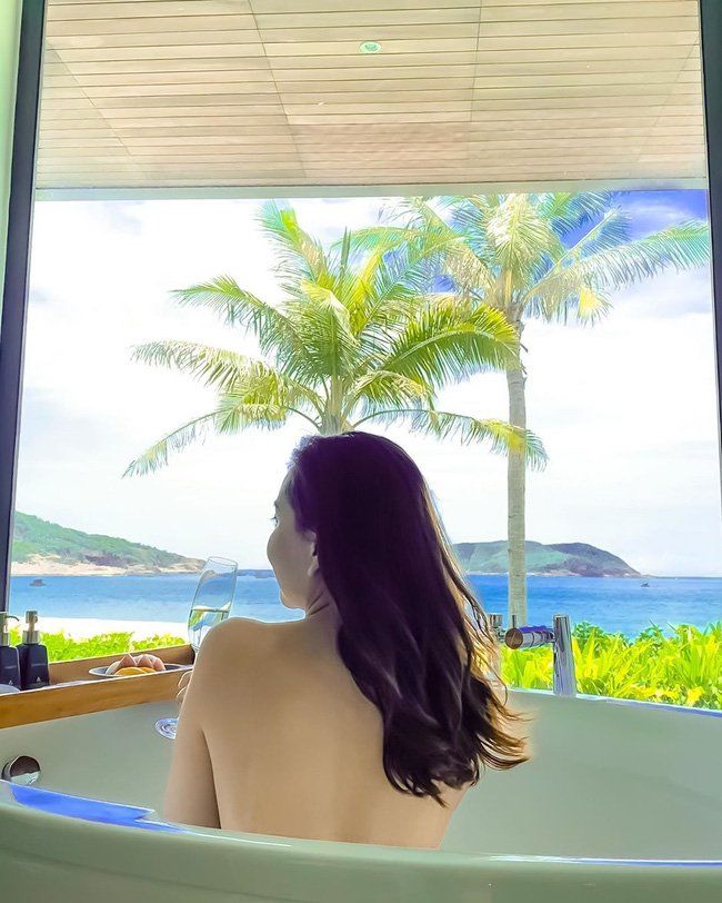 Ngọc nữ thời tiết nhà đài Mai Ngọc, là hình mẫu thời trang lý tưởng